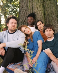 Metronomy presenta "Small World", su nuevo álbum de estudio