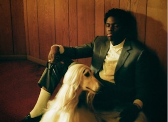 Daniel Caesar nos regala su sencillo "Please Do Not Lean"