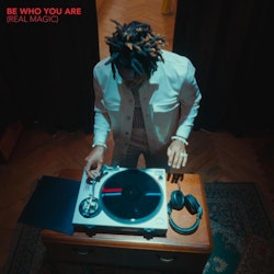 Jon Batiste estrena "Be Who You Are (Real Magic)" en colaboración con NewJeans, Camilo, Cat Burns y J.I.D.