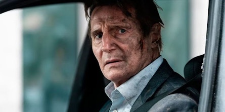 Liam Neeson debe conducir o morir en el tráiler de "Contrarreloj"