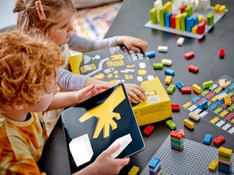 LEGO lanza set de Braille Bricks al español