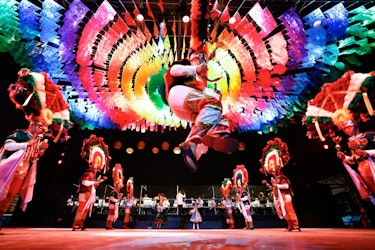 Se inaugura la edición 52 del Festival Internacional Cervantino con La Guelaguetza