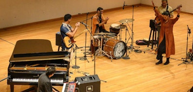 Som Bit encendió el escenario del Cenart con ritmos afro-mex-funk