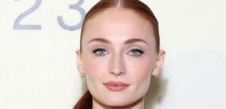 Prepárate para una épica aventura: Sophie Turner es confirmada como Lara Croft en la nueva serie de Tomb Raider de Prime Video