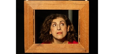 “Instrucciones para volar”, propuesta escénica cálida y cómica sobre el amor virtual