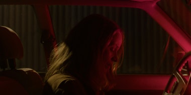 "Acerca de un Héroe", de Piotr Winiewicz, llega a cines el 21 de noviembre con un guión coescrito por la IA “Kaspar”