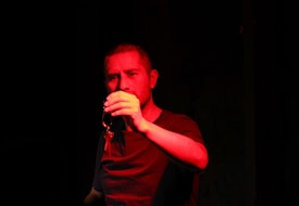 "Memoria en el asfalto", una historia de amor, pérdida y búsqueda, en el Foro Alternativo del Centro Cultural Helénico