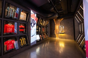 "Legends: The Ultimate Football Experience" llega a México con los momentos más icónicos del futbol mundial