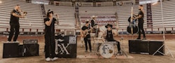 Féliixx presenta "Clonas con Tequila", un disco que mezcla regional mexicano, electrónica y oscuridad