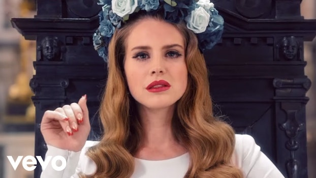Lana del Rey, la reina de la nostalgia hace frente a polémica