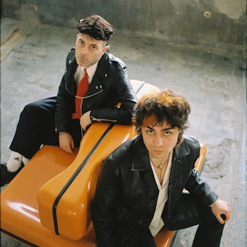 Nueve Desconocidos y El Último Vecino presentan "Palabras"