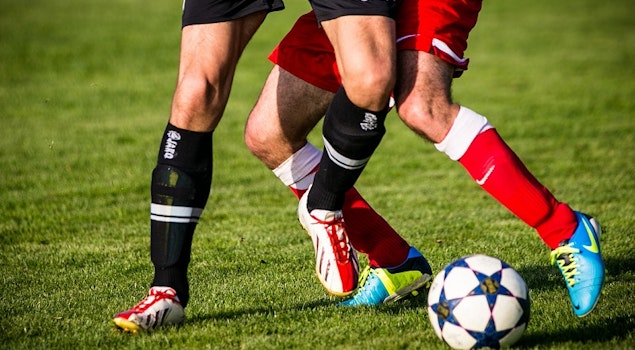 Las transferencias de estrellas más sonadas en el futbol mundial