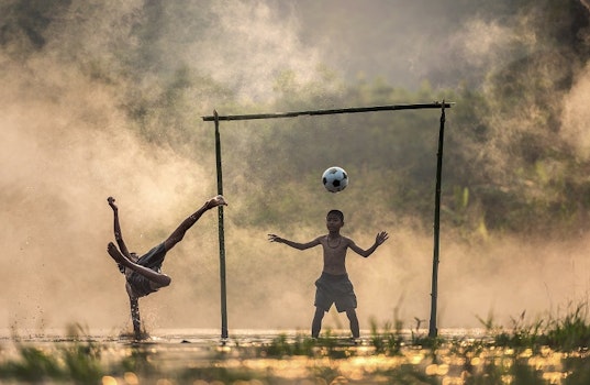 Futbol y cine: grandes historias sobre el deporte rey