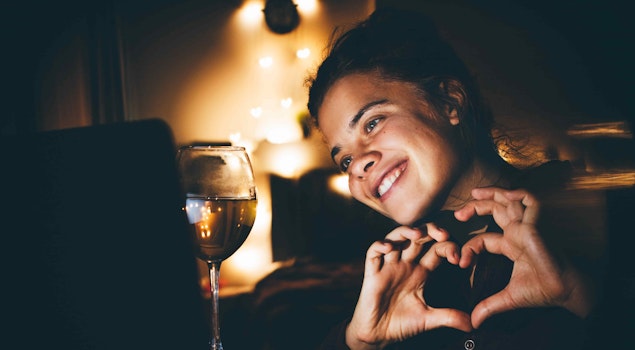 Por qué sí o por qué no tener una relación a distancia