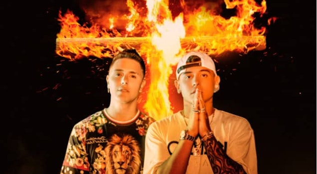 Joey Montana y Kevin Roldan, estrellas de la música urbana, se unen en “A Veces”