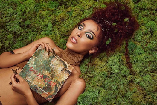 Doja Cat y su línea de cosméticos, la belleza centennial y sus destellos