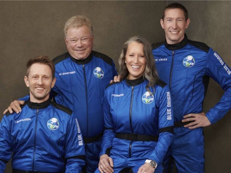 Blue Origin lleva al Capitán Kirk de Star Trek al espacio