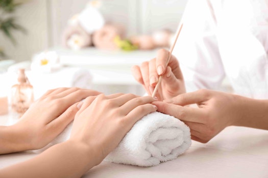 Manicure navideño, des estrellas y brillos