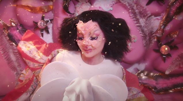 Björk anuncia su nuevo álbum, "Fossora"
