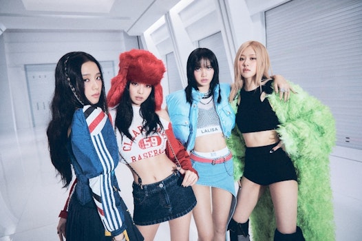 BLACKPINK lanza el esperado álbum "Born Pink"