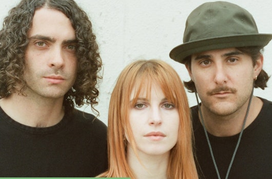 Paramore lanza “C'est Comme Ça”