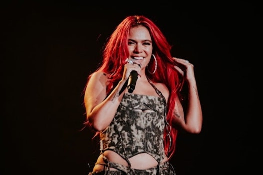 Karol G domina el escenario del estadio Hiram Bithorn de Puerto Rico