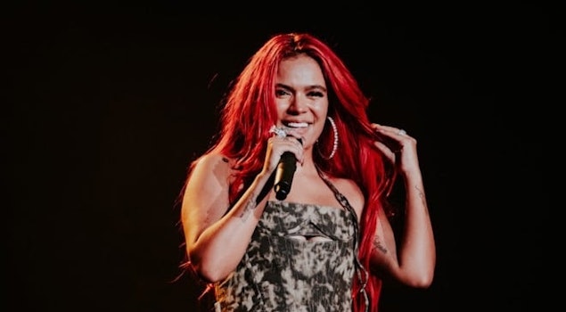 Karol G domina el escenario del estadio Hiram Bithorn de Puerto Rico