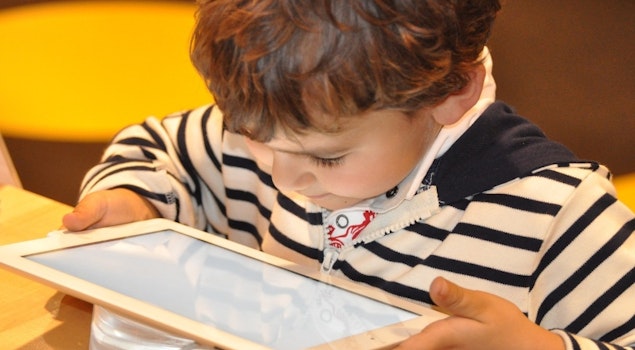 Cuando los niños dejan de pedir juguetes, una tablet es la mejor opción