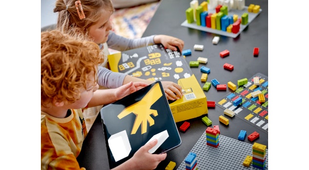 LEGO lanza set de Braille Bricks al español