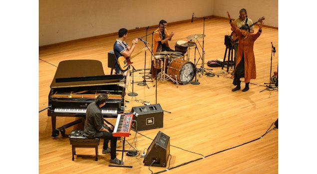 Som Bit encendió el escenario del Cenart con ritmos afro-mex-funk