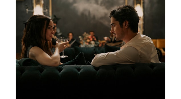 Prime Video revela imágenes exclusivas y fecha de estreno de "56 Days", protagonizada por Dove Cameron, Avan Jogia y Karla Souza