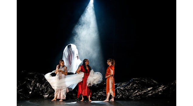 "Aves de Troya" reimagina la guerra desde la voz de mujeres e infancias en Foro La Gruta